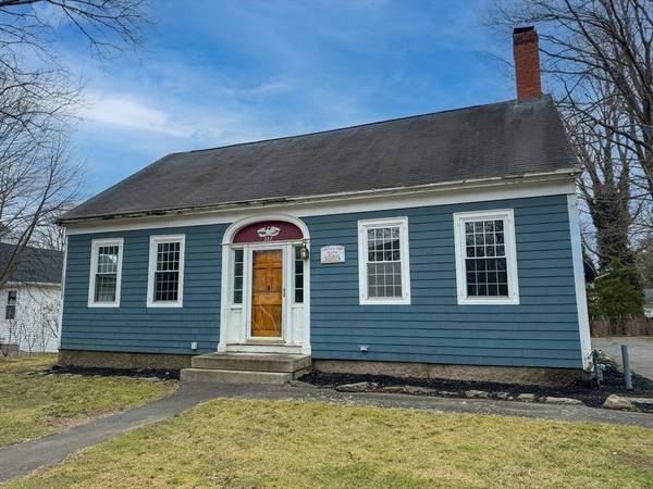 287 N Main St, Middleboro, MA 02346