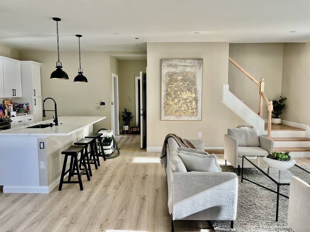 40 Bates Rd, Framingham, MA 01702