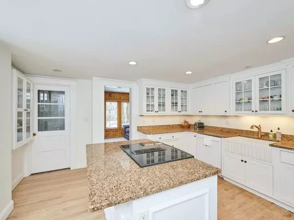 Lincoln, MA 01773,15 Giles Rd