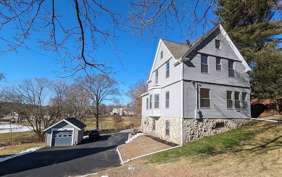 54 Freedom St, Hopedale, MA 01747