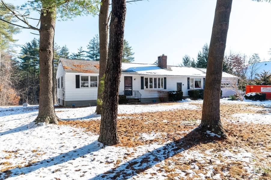 137 W River Rd, Hooksett, NH 03106