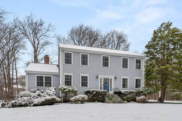 4 Blackthorne Cir, Hopkinton, MA 01748