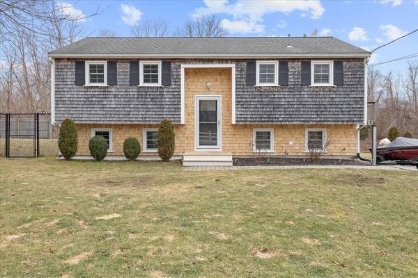 Bourne, MA 02561,24 Regency Drive