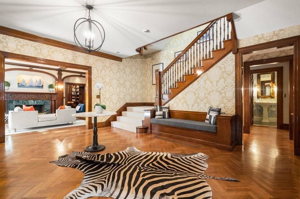 Wellesley, MA 02481,60 Abbott Rd