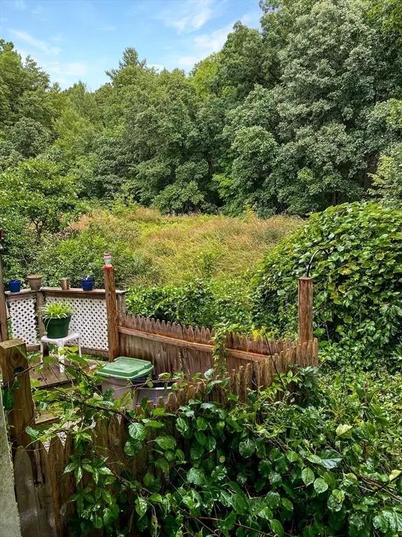 Clinton, MA 01510,70 Candice St