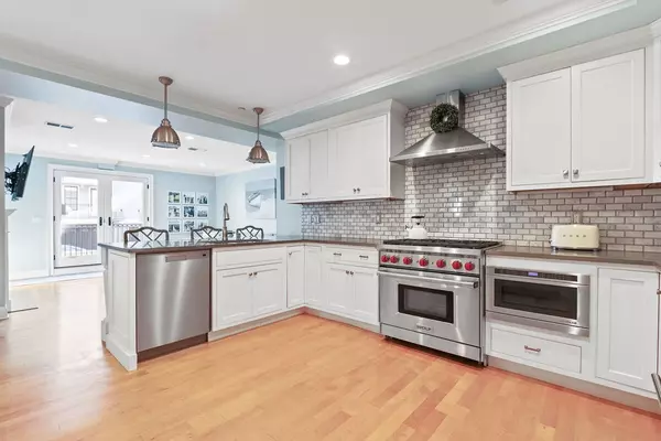 881 E 2nd St #2, Boston, MA 02127