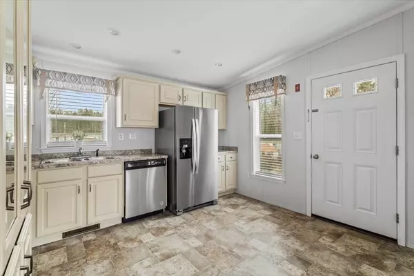 Raynham, MA 02767,1540 Broadway #15