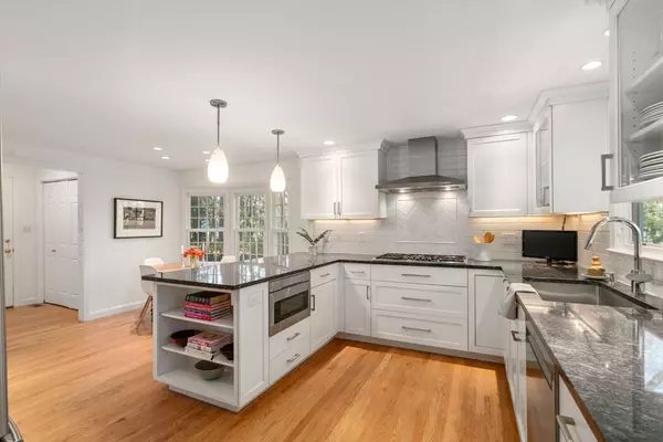 Weston, MA 02493,15 Bradyll Road