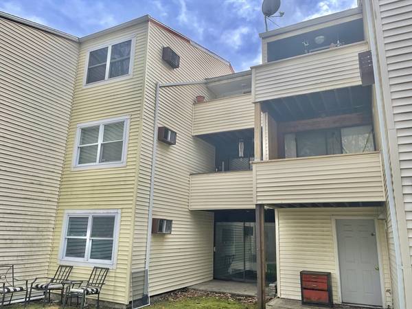 Amesbury, MA 01913,16 Mason Court #16