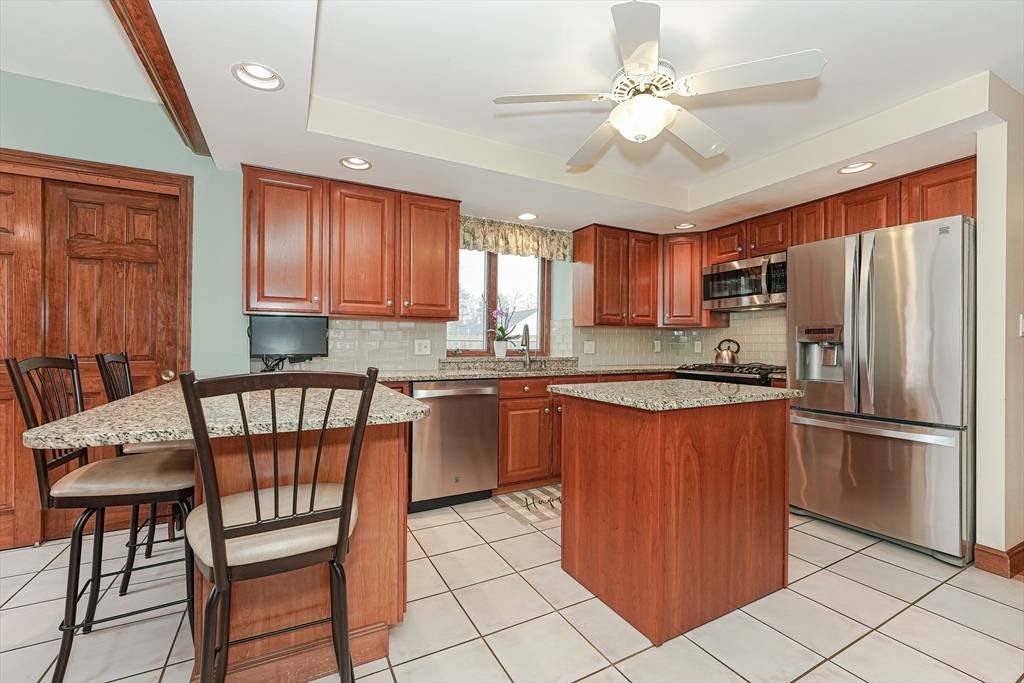 Stoughton, MA 02072,67 Woodbine Rd