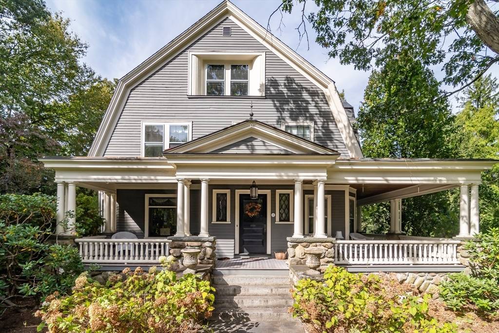 Wellesley, MA 02481,11 Cypress Road