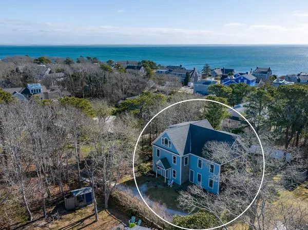 322 Pleasant St, Chatham, MA 02659