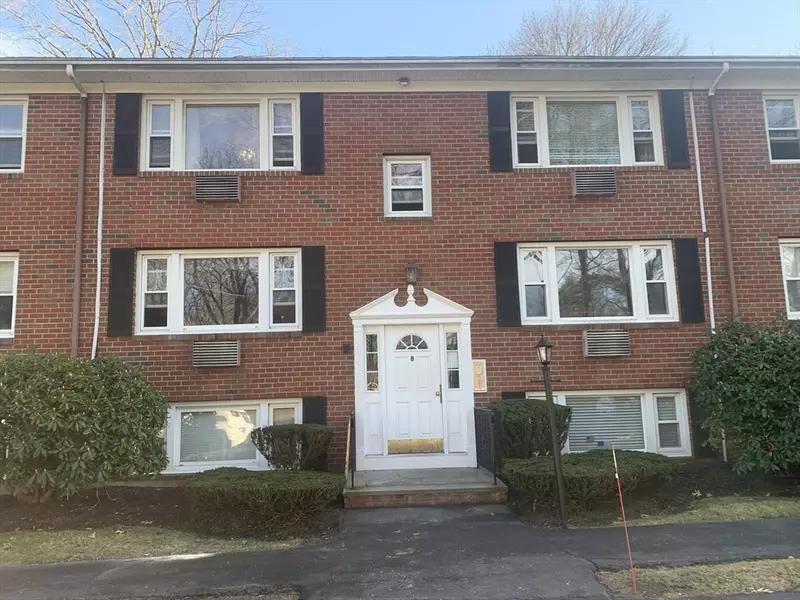 462 Nahatan St #B3, Norwood, MA 02062