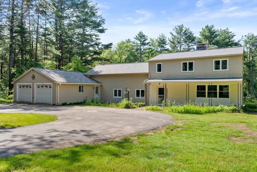 87-R Ruggles St, Hardwick, MA 01094