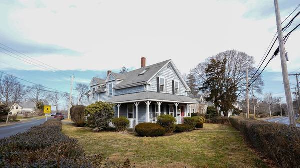 47 Elm St, Hingham, MA 02043