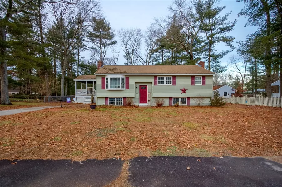 62 Old Farm Rd, Mansfield, MA 02048