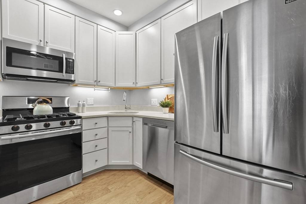 Boston, MA 02119,15 Guild Street #204