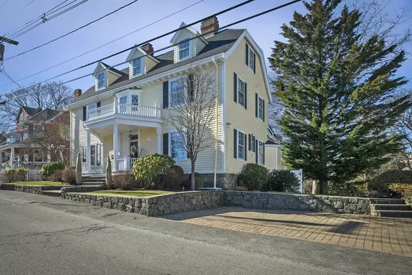 11 Gregory Street, Marblehead, MA 01945