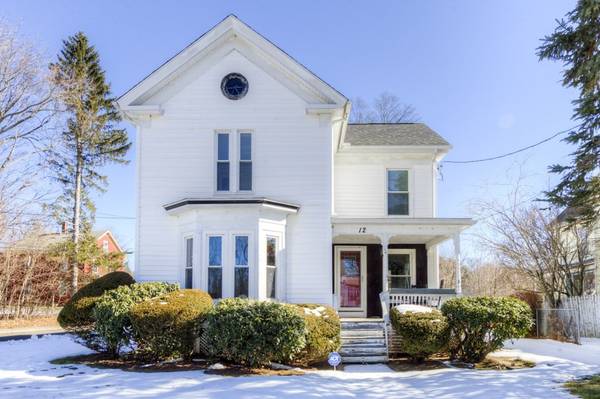 12 Pleasant St, Brookfield, MA 01506