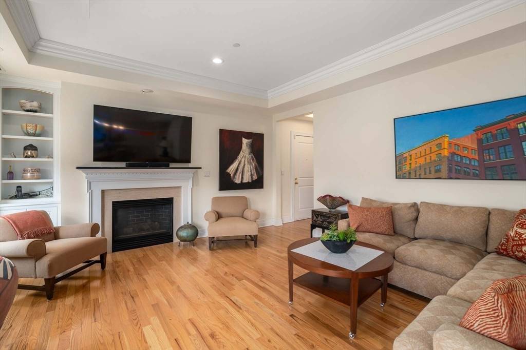Brookline, MA 02467,630 Hammond St #102