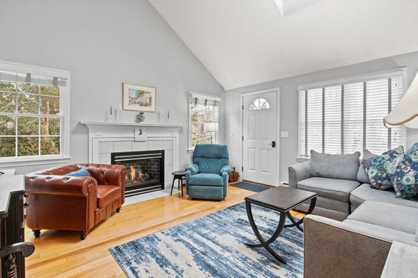 216 N Falmouth Highway, Falmouth, MA 02540