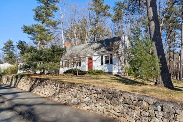 30 Hillcrest Rd, Medfield, MA 02052