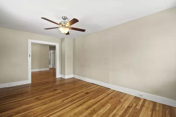 Sutton, MA 01590,10 Pleasant Street