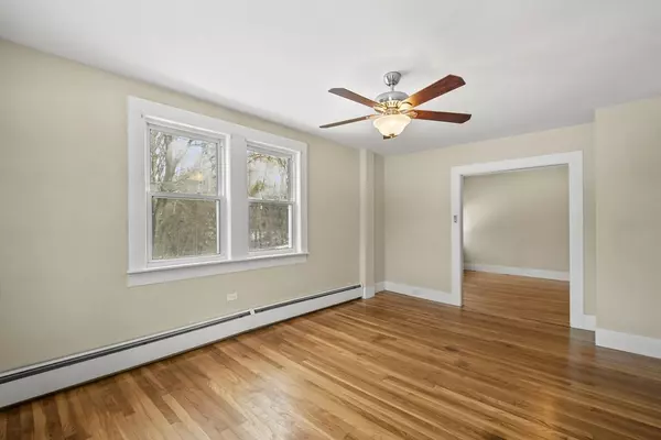 Sutton, MA 01590,10 Pleasant Street