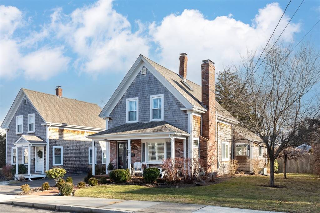 12 Hamilton St #12, Plymouth, MA 02360