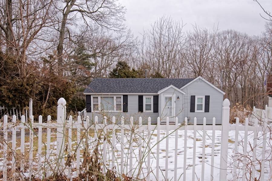 1 Torrey Ln, Holden, MA 01520