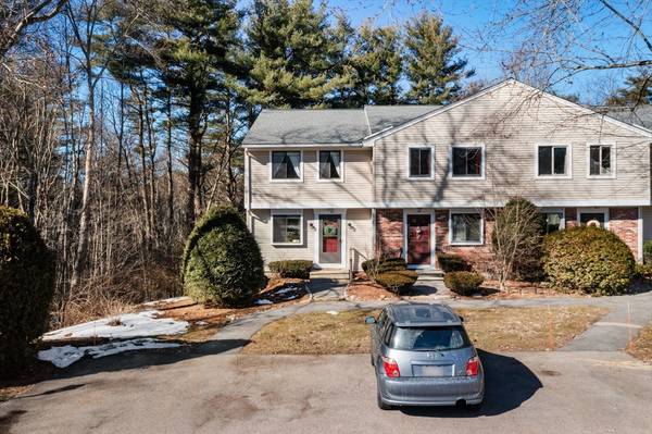 33 Apple Tree Hill Rd #33, Hopkinton, MA 01748