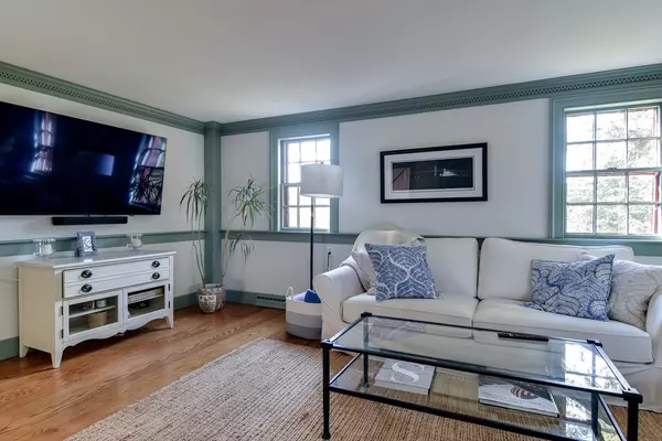Dover, MA 02030,141 Walpole St