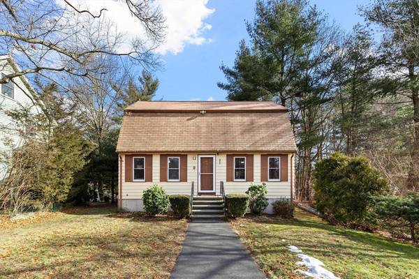 9 South Munroe Rd, Billerica, MA 01862