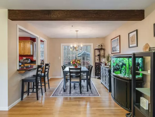 Mansfield, MA 02048,31 Village Rd