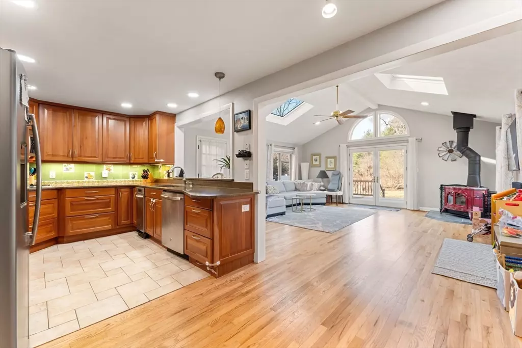 Wayland, MA 01778,47 Sherman's Bridge Rd