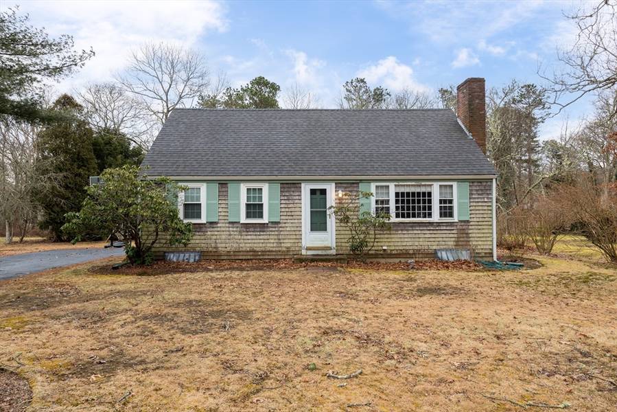 8 Shady Oak Ln, Sandwich, MA 02537