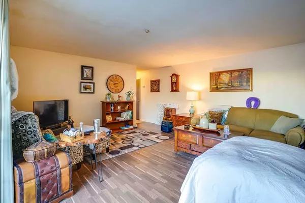 Randolph, MA 02368,21 West St. #A4