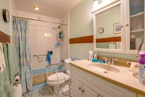 Randolph, MA 02368,21 West St. #A4