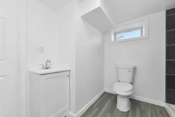 Randolph, MA 02368,4 Lind Terrace