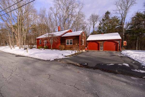 117 Dennison Ln, Southbridge, MA 01550