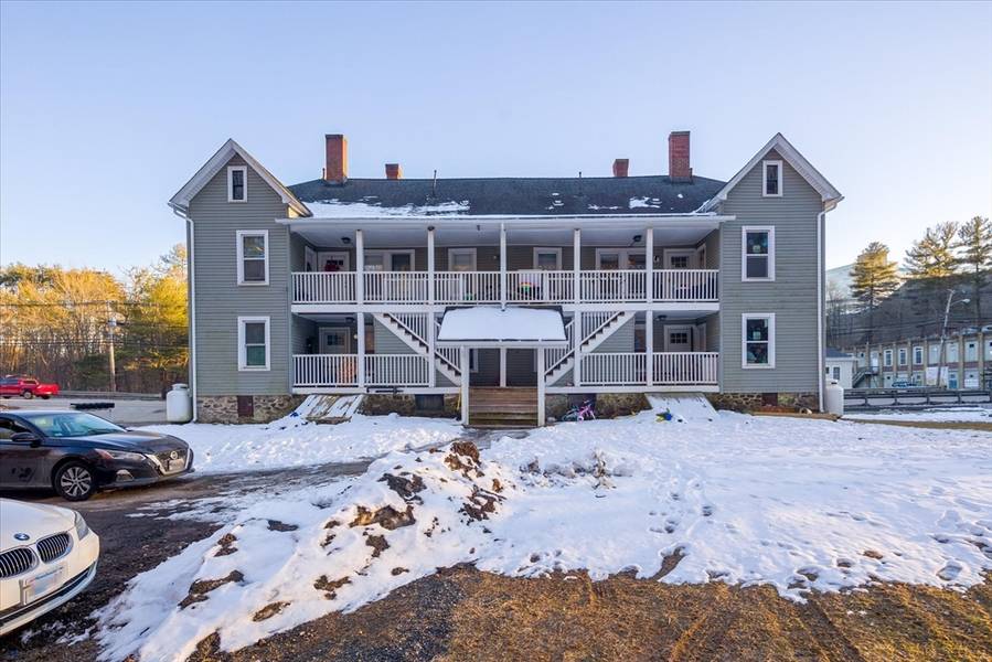 40 Sturbridge Rd, Charlton, MA 01507