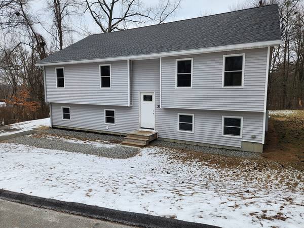 30 Winthrop St, Athol, MA 01331