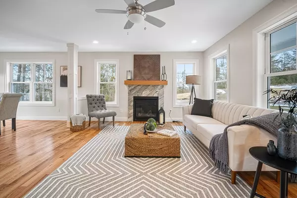 28 Noble Steed Xing, Southwick, MA 01077