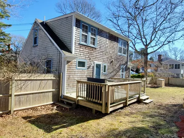 Barnstable, MA 02601,81 Saint Joseph St