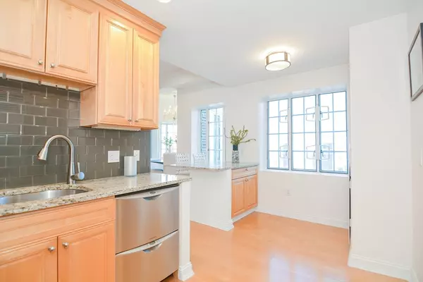 Brookline, MA 02446,20 Chapel St #BPH5