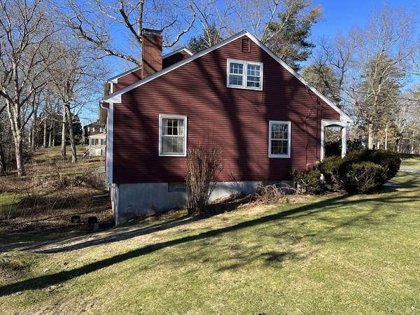 Wilbraham, MA 01095,12 Cedar Oak Drive