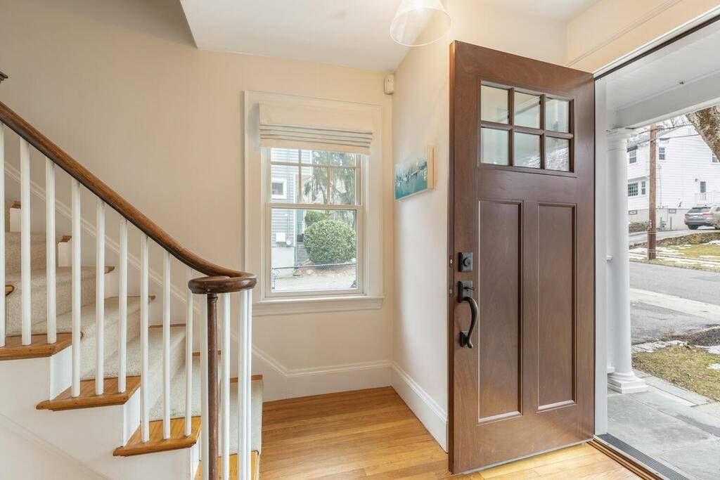 Winchester, MA 01890,32 Grayson Rd