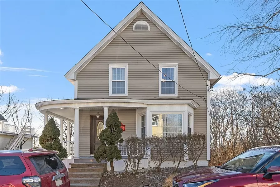 92 Ash St, Gardner, MA 01440