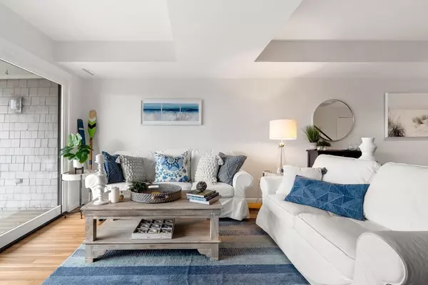Marblehead, MA 01945,52B Tyler Row #B