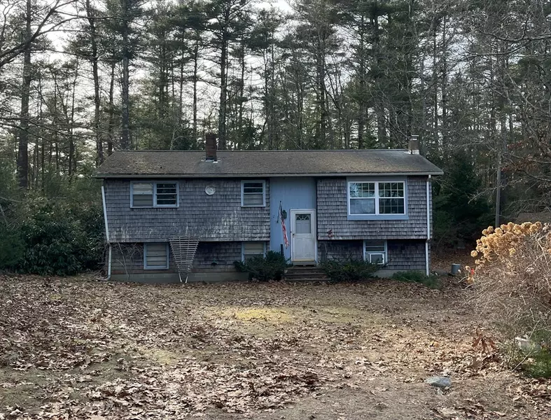 25 Wareham Street, Carver, MA 02330